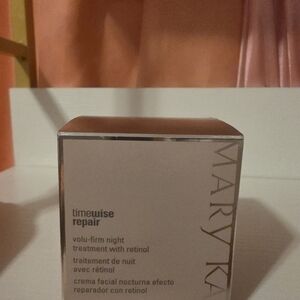 Mary Kay Timewise Repair Volu-Firm Night Treatment